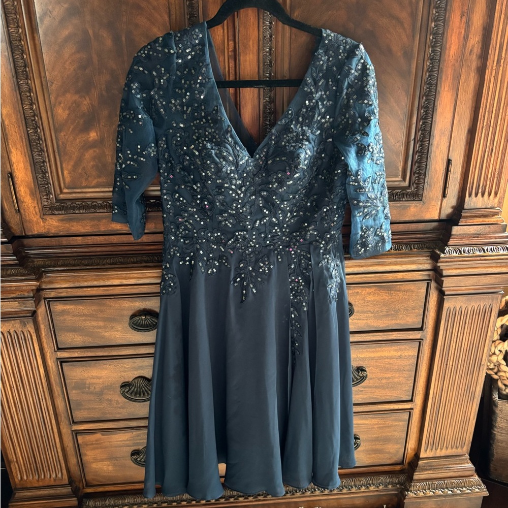 Jj’s House navy blue short sleeve V neck beaded full skirt midi dress